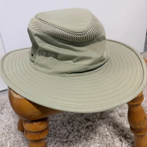 Tilley Airflo Hat in khaki, size 7 (small), EUC - Picture 3 of 8